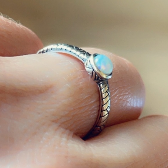 Sterling Silver Opal Ring - Picture 4 of 6
